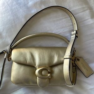 LIKE NEW Coach Pillow Tabby Shoulder Bag 18 Gold